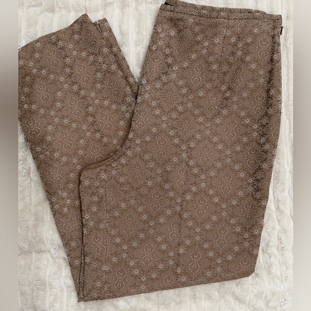 Ann Taylor Medallion Side Zip Ankle Pants twxtured 6P Tan Slit Hem preppy Career